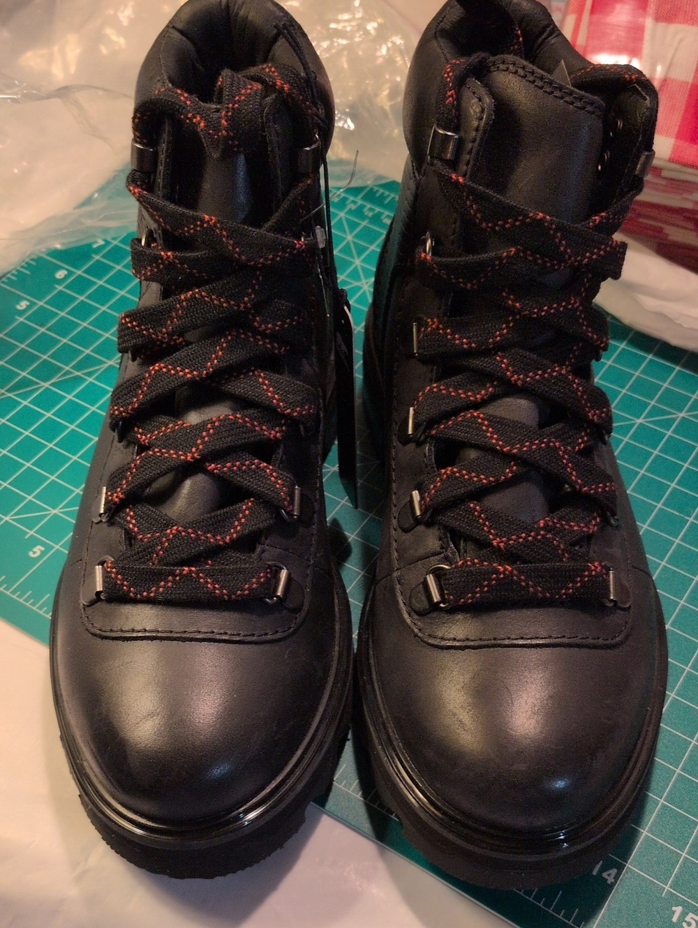 Sorrel Lennox Boots
